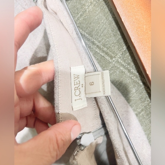 J. Crew  women’s mini skirt size 6 
Waist 15”
Length 17” - Picture 5 of 8